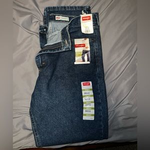 Brand new pair of wrangler jeans!